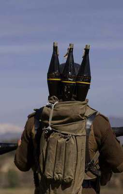 Şırnak'ta teröristlerden rokatatarlı saldırı