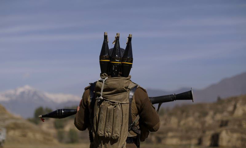 Şırnak'ta teröristlerden rokatatarlı saldırı