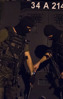 Terör operasyonu: 5 ilçede 3 gözaltı