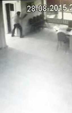 AK Parti'ye yapılan bombalı saldırı kamerada