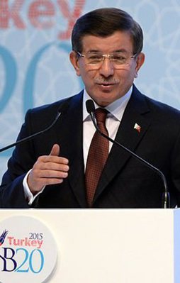 Davutoğlu'ndan dünyaya insanlık dersi