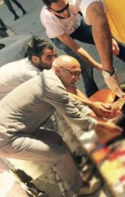 PKK'lıların cesetlerini HDP'li milletvekili aldı