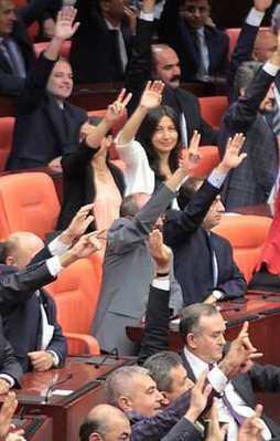 MHP HDP'ye kuyruk oldu