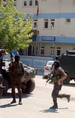 Emniyet Müdürlüğü'ne hain saldırı