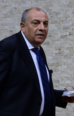 Türkeş MHP'den ihraç edildi