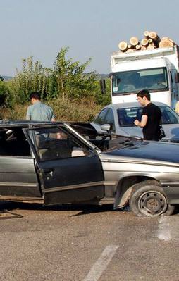 Çanakkale'de trafik kazası: 5 ölü, 1 yaralı