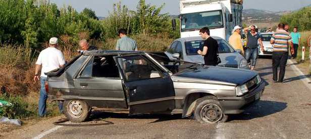 Çanakkale’de trafik kazası: 5 ölü, 1 yaralı