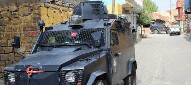 Polis ekiplerine roketli saldırı! 2 şehit