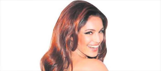 Paris'i aşkla gezdi