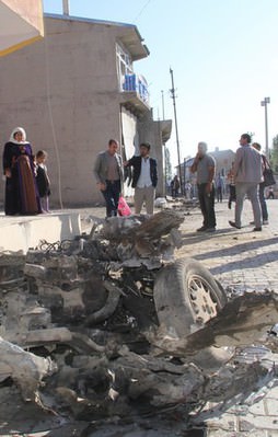 PKK Diyarbakır'da bomba yüklü araç patlattı