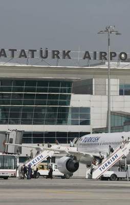 Atatürk Havalimanı'nda şüpheli paket