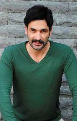 Uğur Işılak'tan şehitlerimize duygusal şiir