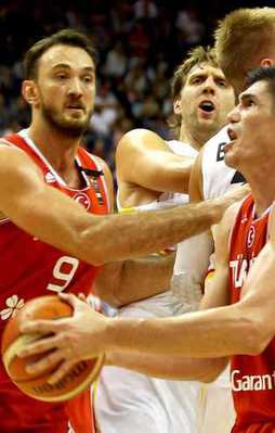 Milliler, Panzeri dize getirdi!