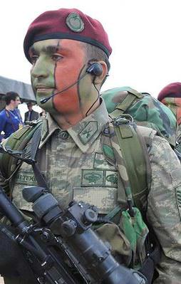 Özel kuvvetler Dağlıca'ya indirildi