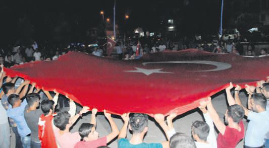 Türkiye ayakta-3