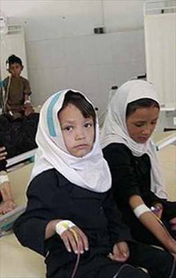 Kız öğrencileri zehirliyorlar