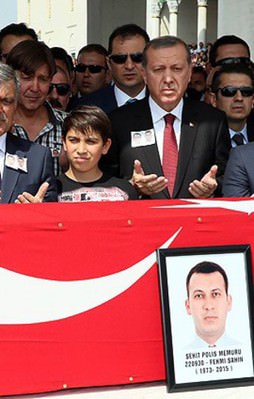 Şehitleri devletin zirvesi uğurladı