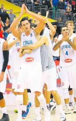 İtalya uzatmalarda Almanya'yı geçti