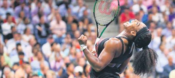 Serena Williams ablasına acımadı