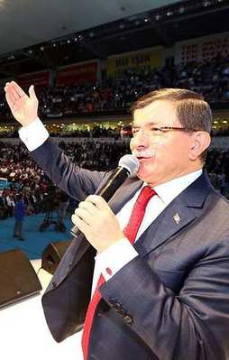 Davutoğlu yeniden AK Parti Genel Başkanı
