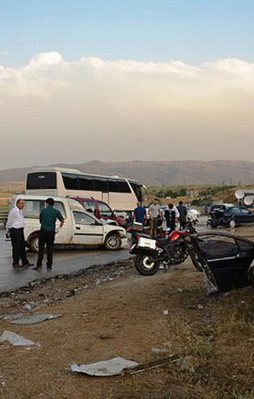 Elmadağ'da zincirleme trafik kazası: 8 yaralı