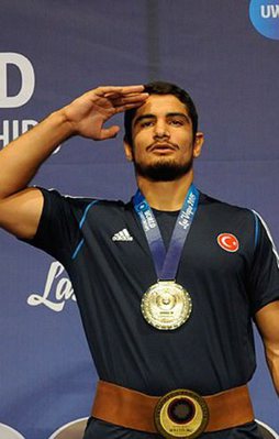 Taha Akgül dünya şampiyonu oldu