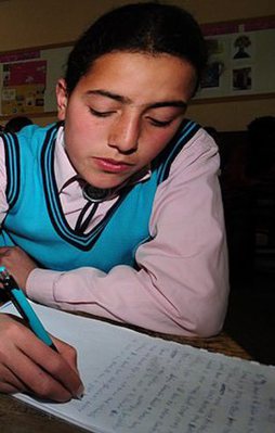 'Kız çocukları okulu hiç bırakmasın' projesi