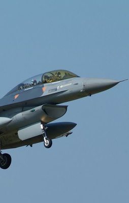 Savaş uçakları Kilis sınırında DAEŞ'i vuruyor