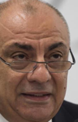 Tuğrul Türkeş MHP'den ayrıldı