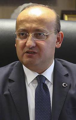 "İkisi de yalan dünyada yaşıyor"