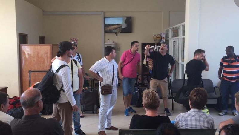 Paralelciler Tanzanya'da TRT ekibine saldırdı