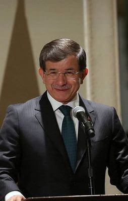 Davutoğlu AK Parti'nin oy oranını açıkladı