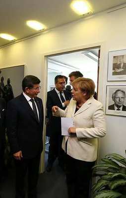 Davutoğlu ile Merkel arasında kritik görüşme