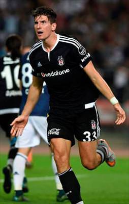 Alman basınından Gomez'e övgü!