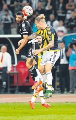 Simon Kjaer isyan etti: Resmen beni itti!