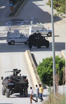 Hakkari'de emniyet müdürlüğüne silahlı saldırı