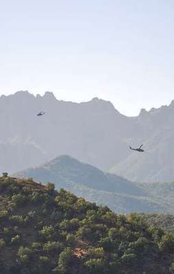 Diyarbakır ve Şırnak'ta polise saldırı