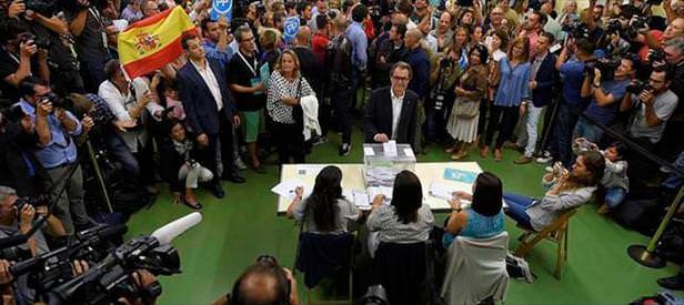 Katalanlar şov yapıyor