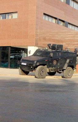 Polis lojmanlarına saldırı!