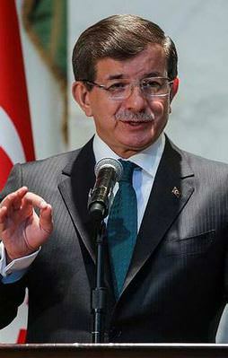 Davutoğlu'ndan Ahmet Hakan'a saldırıya tepki