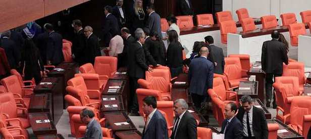 HDP’liler Meclis’i terk etti