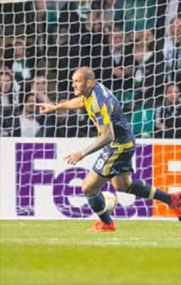 İlk iki şutunda golü buldu
