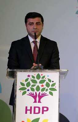Demirtaş: Terörle mücadele kaldırılacak