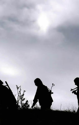 PKK hastane yoluna bomba koydu