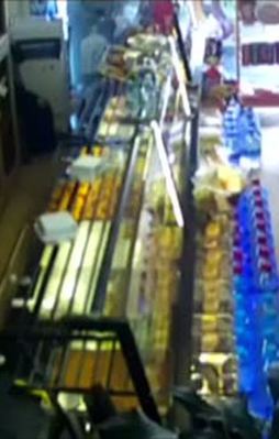 Sadaka parasını böyle çaldılar