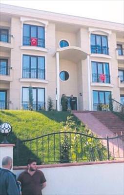 Eşiyle tartıştı intihar etti