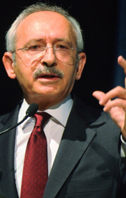 CHP oy için makarna dağıttı!