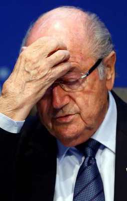 Sepp Blatter'in başkanlığı askıya alındı