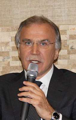 AK Parti'den Merkel'e cevap