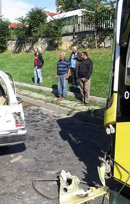 İETT otobüsü kaza yaptı: 7 yaralı